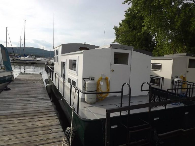 River Queen Houseboats Champlain Houseboat Charters