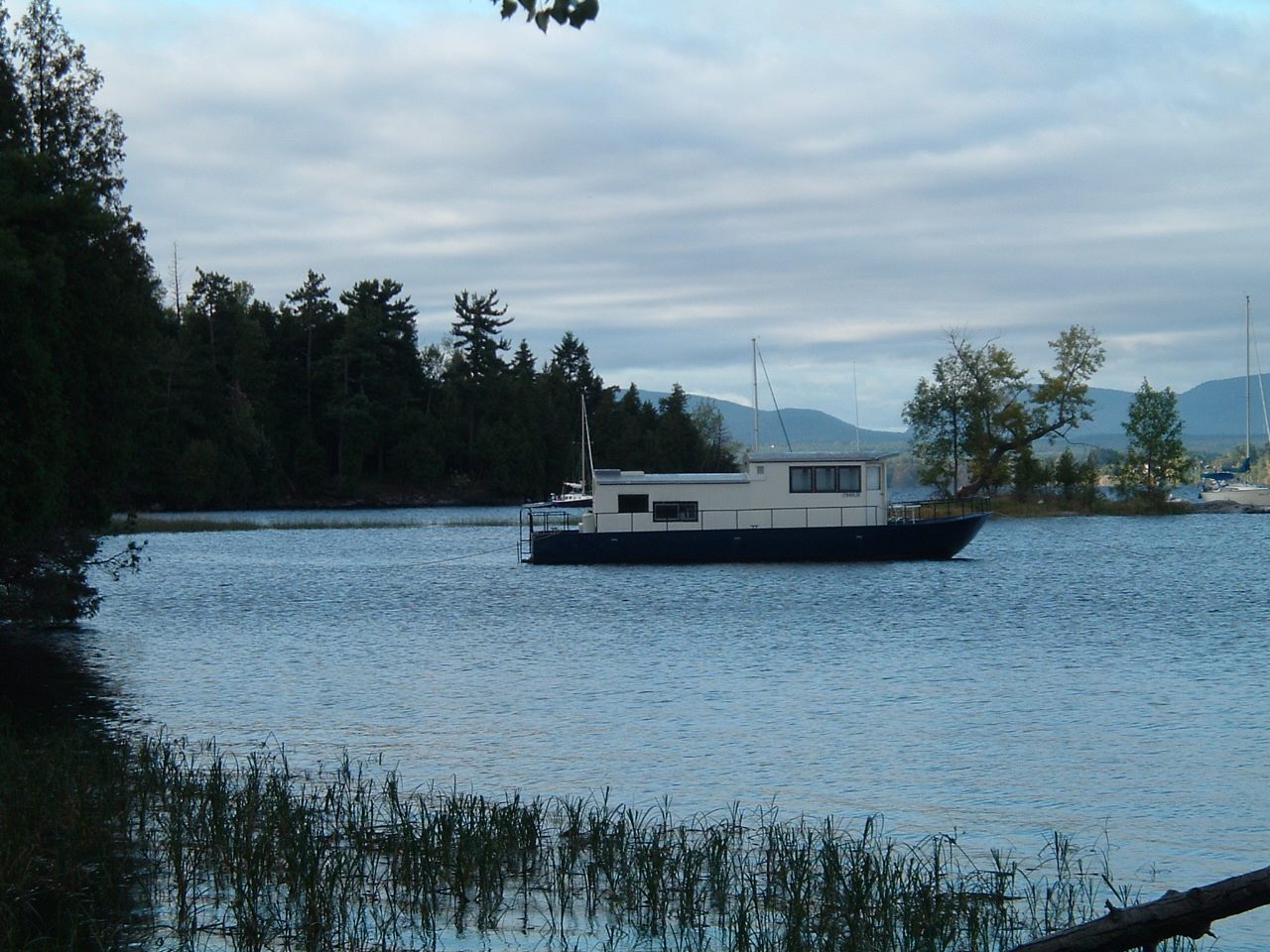 charter sailboat lake champlain